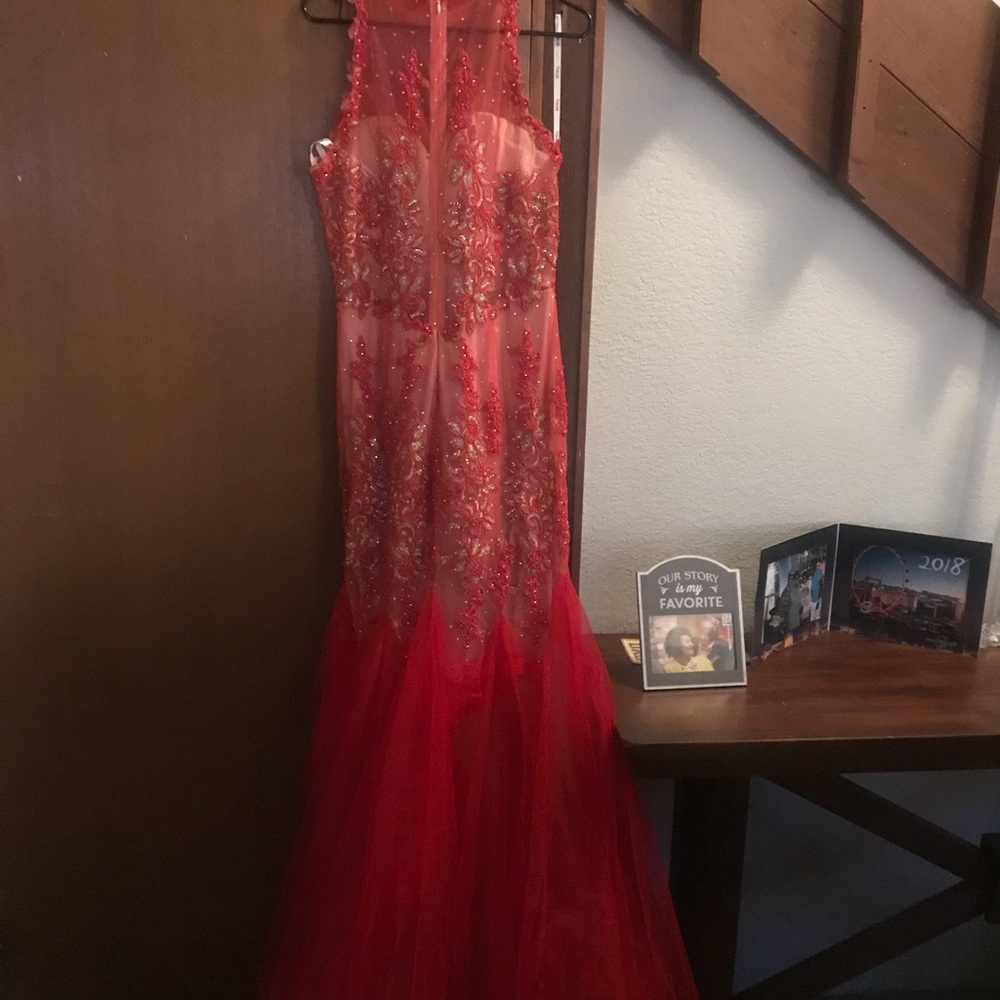 Formal Dress - Picture 6 of 7